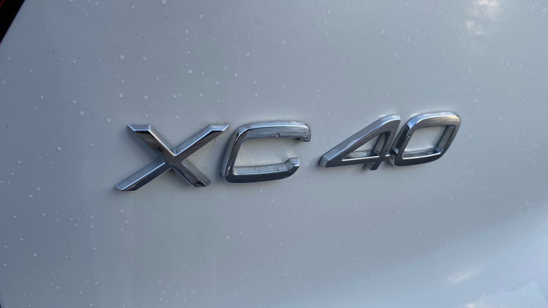 Volvo XC40 2.0 B3P Plus Dark 5dr Auto Petrol Estate